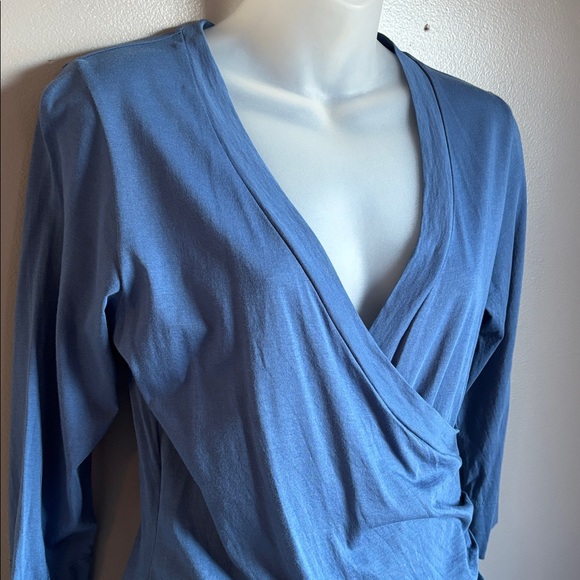 Lilla P faux wrap 3/4 sleeve top shirt *sz Med * 100% Pima Cotton - Picture 3 of 7